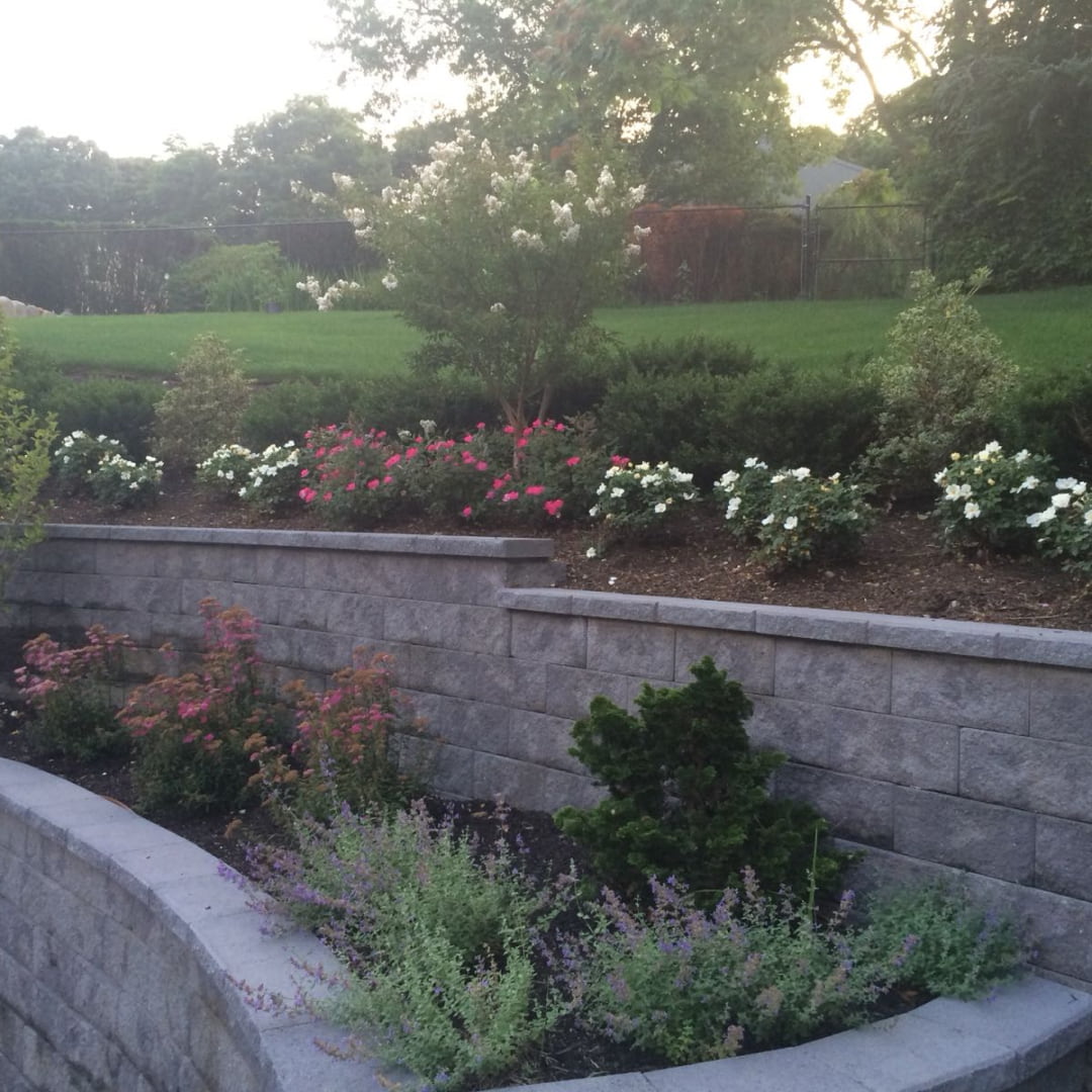 Professional retaining wall contractors near Long Island