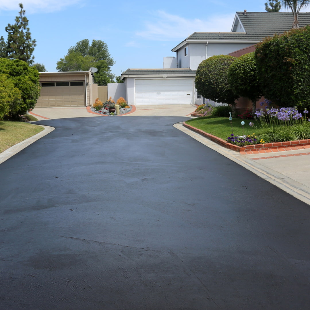 Trusted blacktop driveway contractors Smithtown